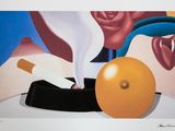 une image représentant un tableau sur lequel figurent une orange et une cigarette posées sur une table