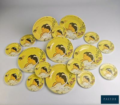 beaucoup de plaques jaunes portant des caractères asiatiques