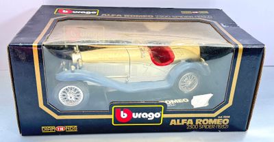 BURAGO - Alfa Romeo 2300 Spider (1932) cod 3008 1/18 blanc/beige bleu  - Photo 1