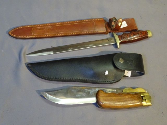 Cat D : Un lot :  1 dague de chasse « L’Abeille » Lame de 29 cm +...