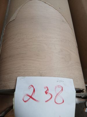 un morceau de carton sur lequel est collée une étiquette de prix