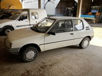 Peugeot 205 -