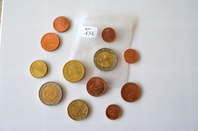 Un lot de 12 pièces d'EUROS, diverses années, certaines plus…