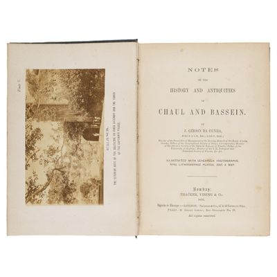 un vieux livre sur lequel figure l'image d'une femme assise sur un banc