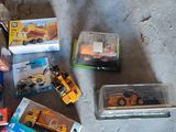beaucoup de jouets posés sur le sol