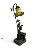 Lampe à poser en résine, à décor de mère et son fils, tulipe… (photo 2)