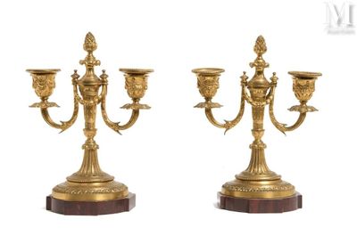 paire de candélabres anciens en laiton sur base en marbre