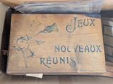 a box that has a sign on it that says no veauxx reunis
