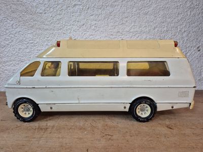 TONKA ambulance modèle réduit et son personnage en métal et …
