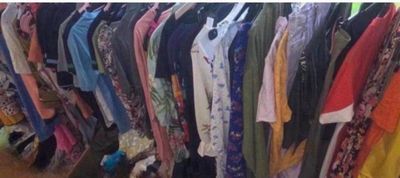 Lot de 50 pièces de vêtements  neufs mixte, homme ou femme, mélange de - Photo 1