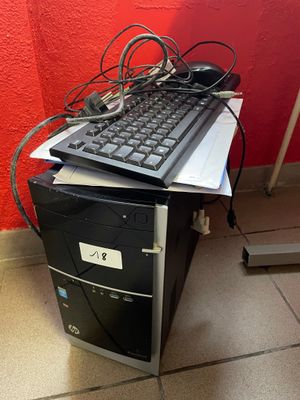 PC : UC HP + clavier + souris. Vendu en l'état