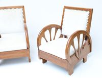 Paire de fauteuils en bois naturel à dossier incliné, accoto… (photo 3)