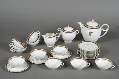 an image of a group of porcelain dishes and cups and saucers