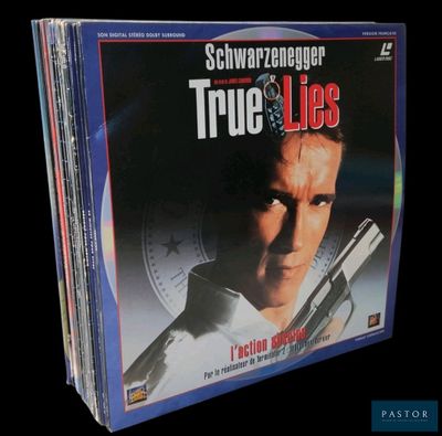 la jaquette d'un DVD représentant un homme tenant un pistolet