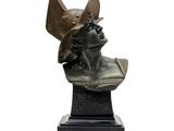 buste en bronze représentant un homme coiffé d'un chapeau