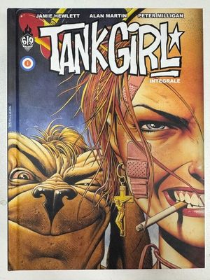 bande dessinée « Tank Girl » dont la couverture représente une femme en train de fumer une cigarette