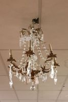 Lustre en bronze ciselé doré et pampilles en cristal moulé e… (photo 2)