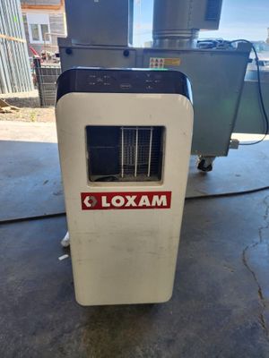 une machine qui se trouve dans un garage