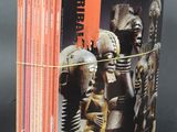 un grand nombre de livres empilés les uns sur les autres