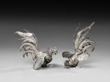 paire de figurines de coq plaquées argent