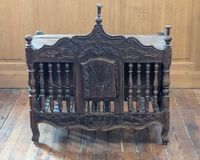 Meuble dit "panetière" en bois naturel sculpté ajouré, trava… (photo 2)