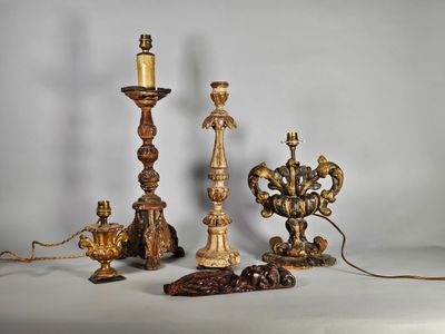 Lot en bois sculpté, polychromé et doré comprenant un pique cierge mon - Photo 1