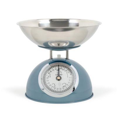 une photo d'une balance de cuisine sur laquelle est posé un saladier