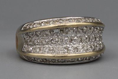 Bague en or ornée d’un important pavage de brillants. P 11,4g - Photo 1