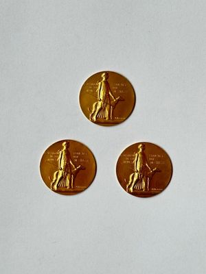 Monnaie de Paris. Lot de 3 médailles en or jaune 750 °/°°. - Photo 1