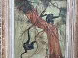 une peinture à l'huile représentant un singe suspendu à un arbre, avec un autre singe en arrière-plan