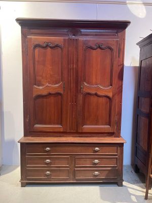 BUFFET DEUX CORPS, ouvrant par 5 tiroirs en partie basse et deux vanta - Photo 1