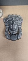 Femme à l'Antique : bougeoir en régule. (photo 2)
