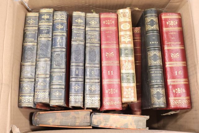 Lot de 2 cartons de livres du 19° biens reliés mais dépareillés. 