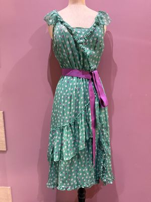 Robe JOHN GALIANO T.S soie et ceinture galon mauve, avec dou…