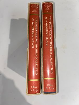 deux livres placés l'un à côté de l'autre