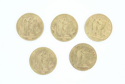 quatre pièces d'or sur lesquelles figurent Jésus et d'autres personnages religieux