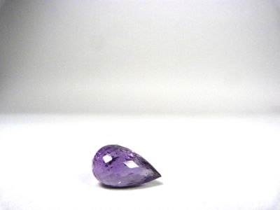 Améthyste poire briolette 30.60 cts 28.8x14.2x14.2 n°2800236…