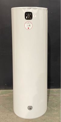 l'image d'un chauffe-eau blanc posé sur un comptoir