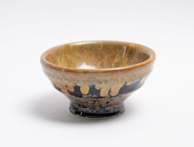 Camille THARAUD (1878-1956), Coupe sur pied en porcelaine à …