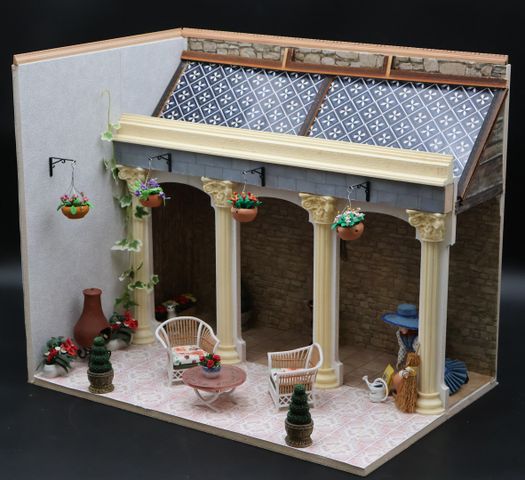 Diorama - « Terrasse d’extérieur », scène animée, personnage jard...