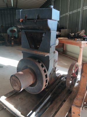 a machine that is sitting on a table in a warehouse