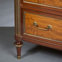 Commode en acajou et placage d’acajou blond flammé (fentes e… (photo 5)