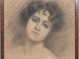 portrait d'une jeune femme de profil, dans un cadre en bois