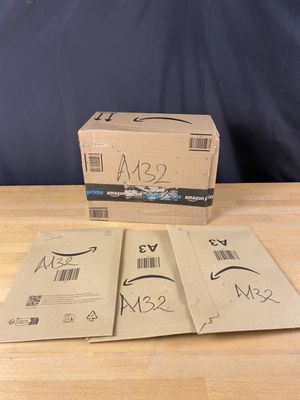 Lot de 4 colis Mystère (Retour Amazon,NPAI ,Adresse incomplè…