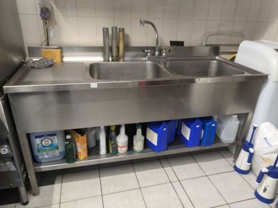 Plonge en inox à 2 bacs et un égouttoir avec dosseret et plateau d'ent - Photo 1