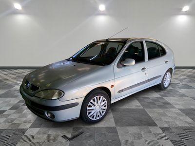 RENAULT - MÉGANE II 1.5 DCI 105 AUTHENTIQUE - GO - Mise en s…