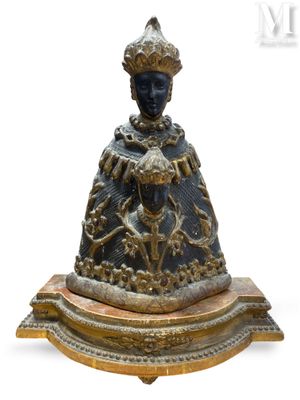an image of a statue of a woman with a crown on her head