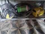une photo d'un établi sur lequel sont posés des outils