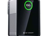 un gros plan d'un chargeur de téléphone portable sur fond blanc