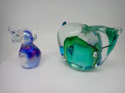 Lot comprenant un chat et un oiseau en verre, H. 9cm - Photo 1